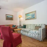 Cozy In Courmeyeur Center كورمايور