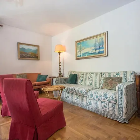 Cozy In Courmeyeur Center קורמאיור